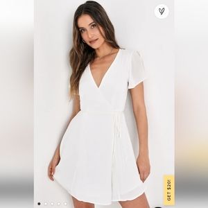NEW Lulu's White Wrap dress Size Medium